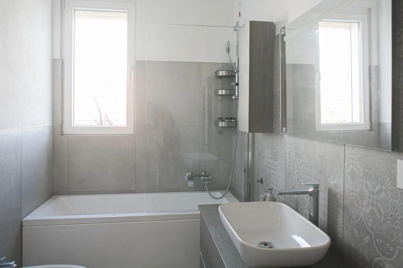 Apartment Bnbutler - Govone - Ampio E Luminoso Appartamento Con Terrazza Milan