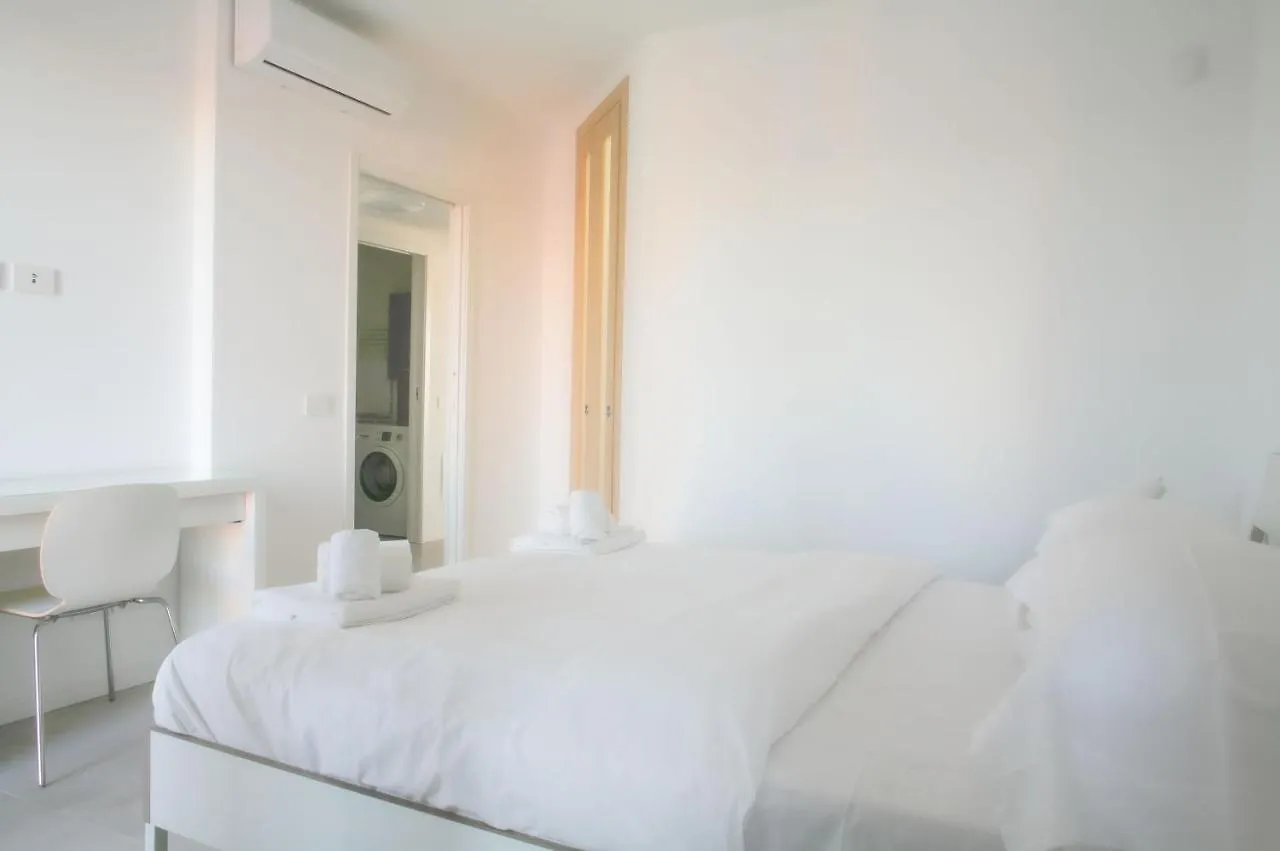 Apartment Bnbutler - Govone - Ampio E Luminoso Appartamento Con Terrazza Milan